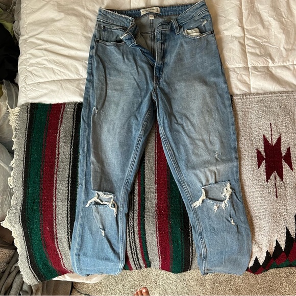 Abercrombie & Fitch skinny high rise jeans, distressed, Curve Love, size 28/6 - Picture 1 of 6